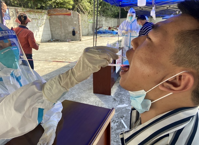 10 Minute Walk for Nucleic Acid Testing in Downtown Chongqing