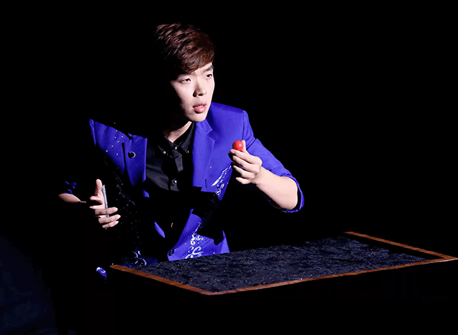 Chongqing Magician Li Hao's 'Fairy Beans'