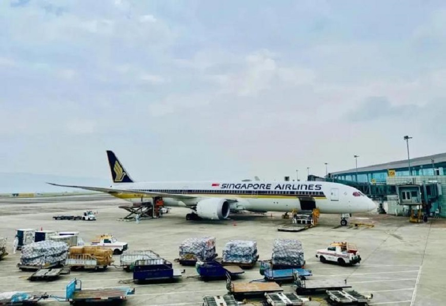 In June 2021, Singapore Airlines replaced wide-body aircraft on the passenger route between Chongqing and Singapore.