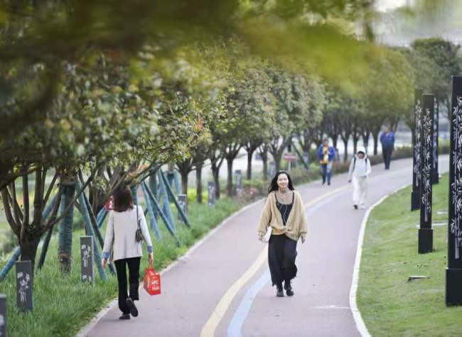 How Stinky Kuzhu River Transformed into a Leisure Place