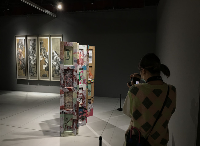 Mixed Media Painting Exchange Exhibition Kicks Off in Chongqing