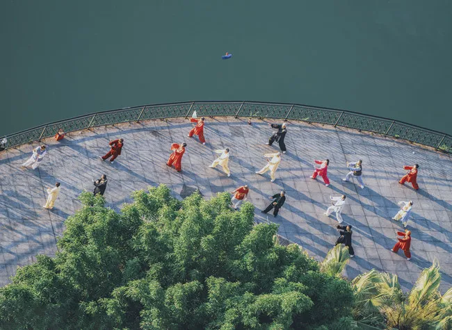 Visual Chongqing | Morning Exercises by the River