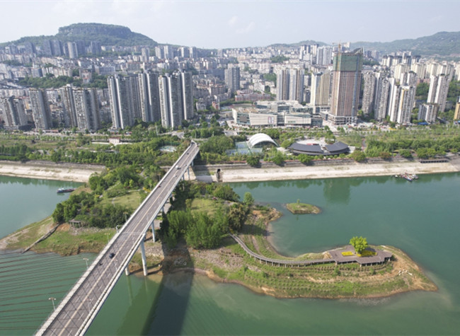 Turning the Yangtze River Bank into Beautiful Landscape