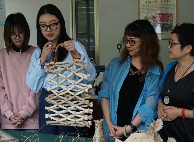 Upcycle Arts Workshop Promotes Rural Revitalization in Chongqing
