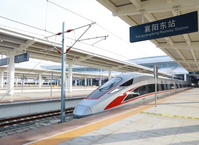 New High-Speed Railway Promotes Economic and Trade Across China