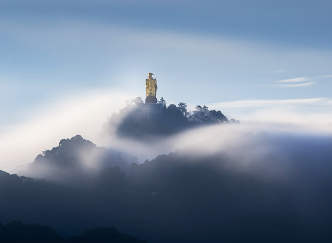 Visual Chongqing | The Golden Eagle