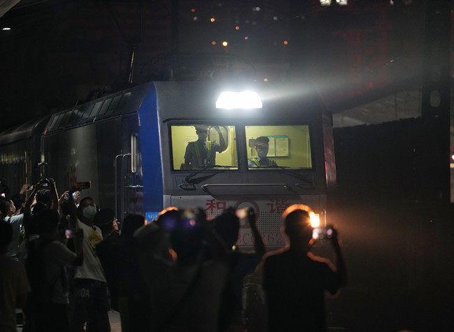 Final Train Departs Chongqing Railway Station in Emotional Farewell