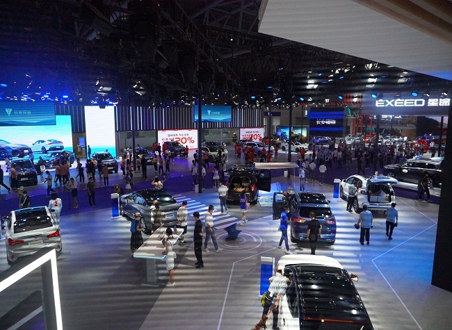 Chinese Youth's New Attitude: Enjoying Life Behind the Wheel丨Insights