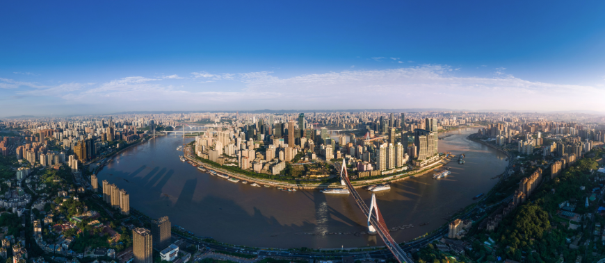 The beautiful blue sky was constantly presented over Chongqing