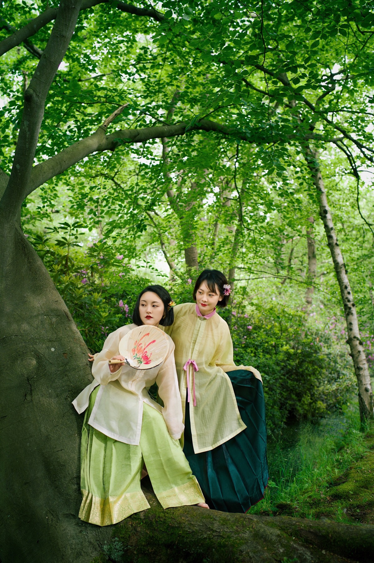 Liu Liang and her friend dressed her own-designed Hanfu in Den Haag \Photo prpvided to Liu Liang
