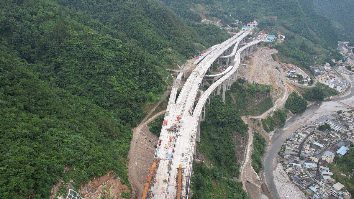 Perception of Chongqing Presented China's Ingenious Construction Skills ...