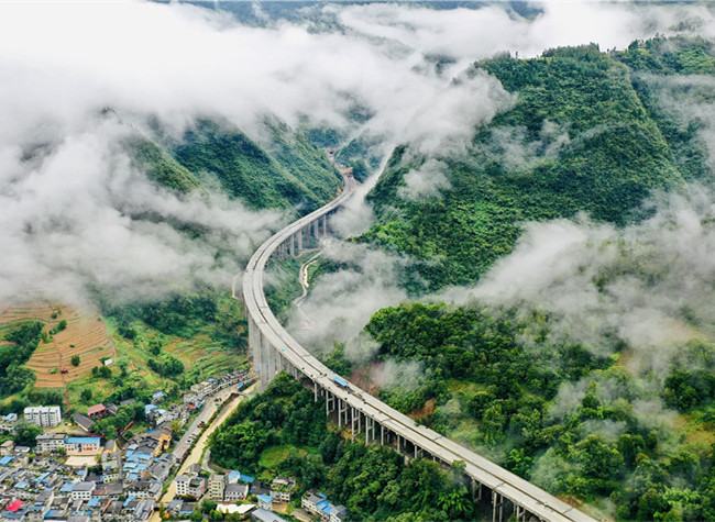 Perception of Chongqing Presented China's Ingenious Construction Skills