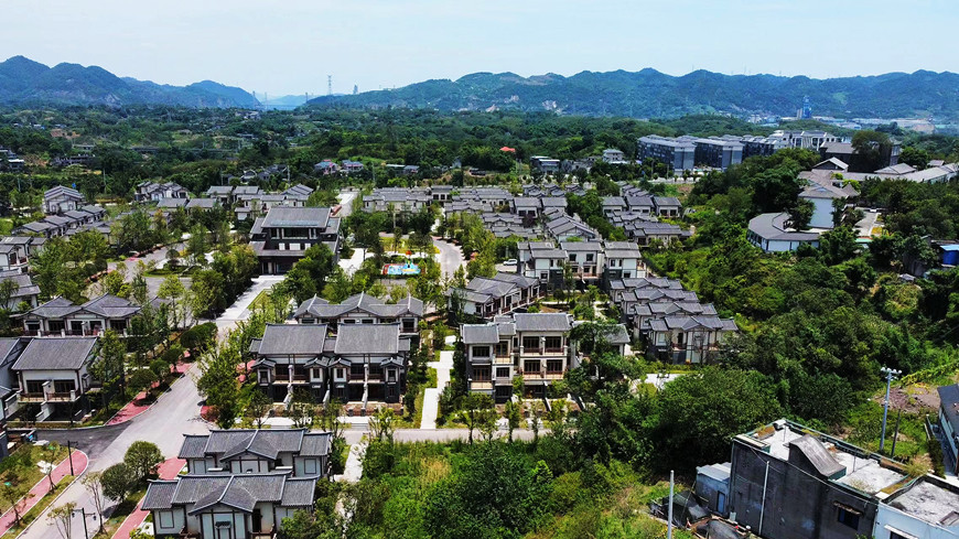 Yingxiongwan Village