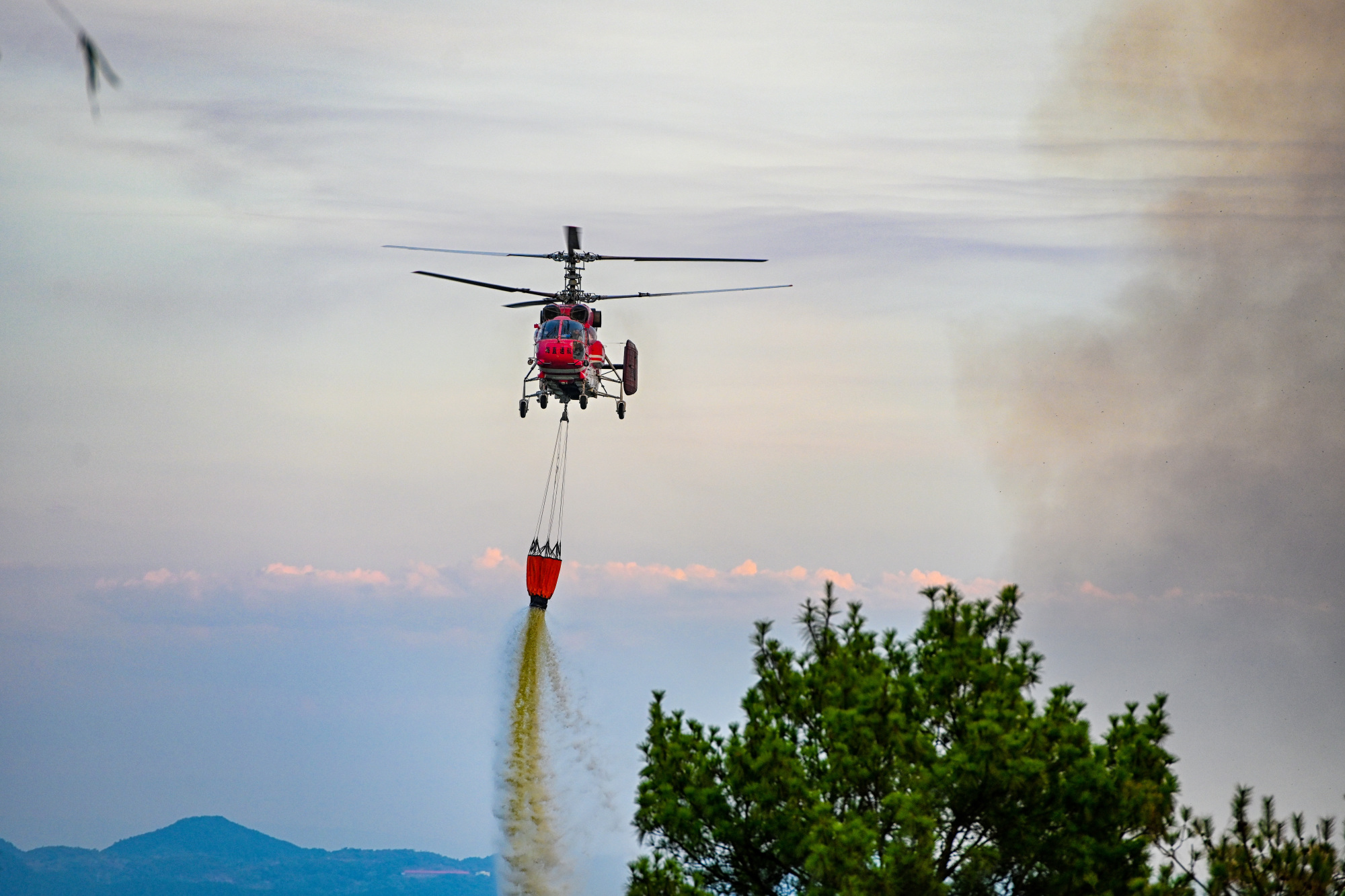 Visual Chongqing | Fire-fighting Battle | ichongqing