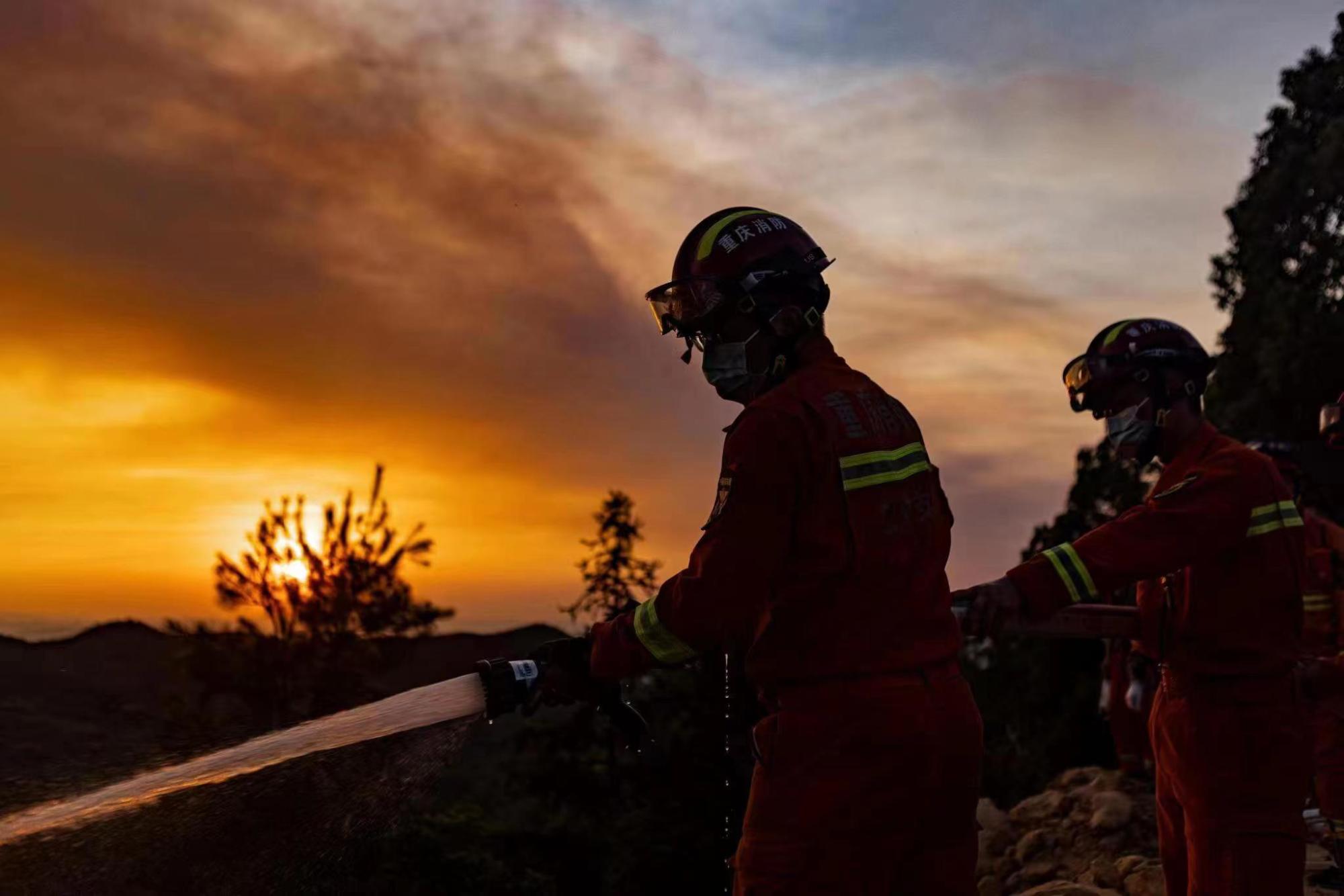 Visual Chongqing | Fire-fighting Battle | ichongqing