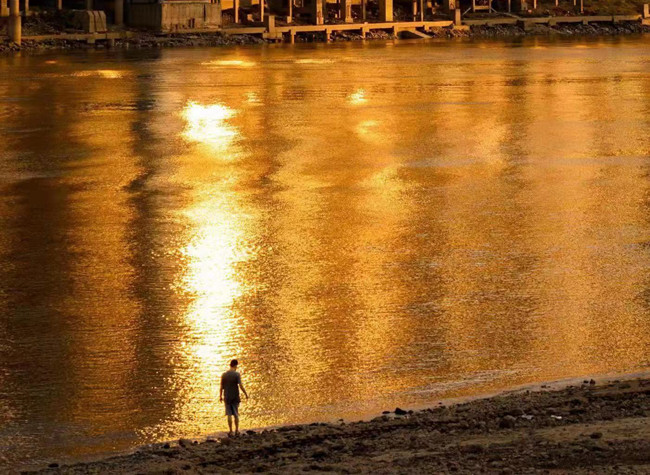 Visual Chongqing | Golden River Bank