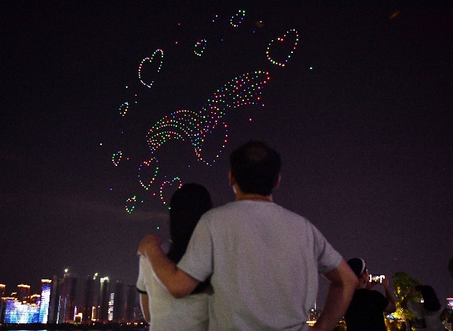 Rare Flowers and Lipstick Sales Soars for Chinese Valentine's Day