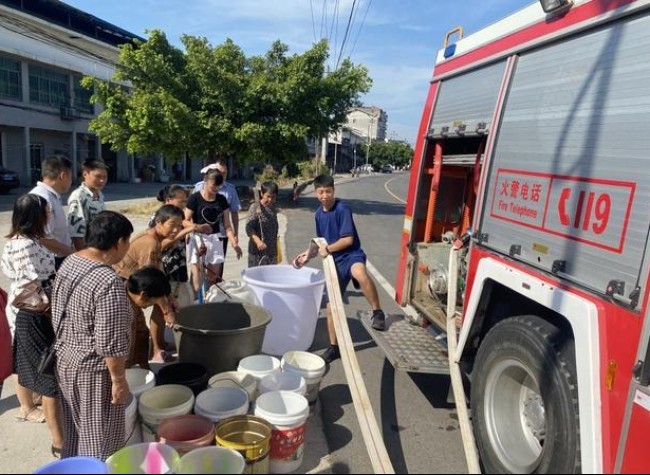 Chongqing Ensures People's Livelihood During Heatwaves