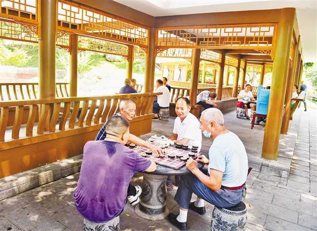 Chongqing Renovates Resident Buildings, Public Places to Benefit the Elderly