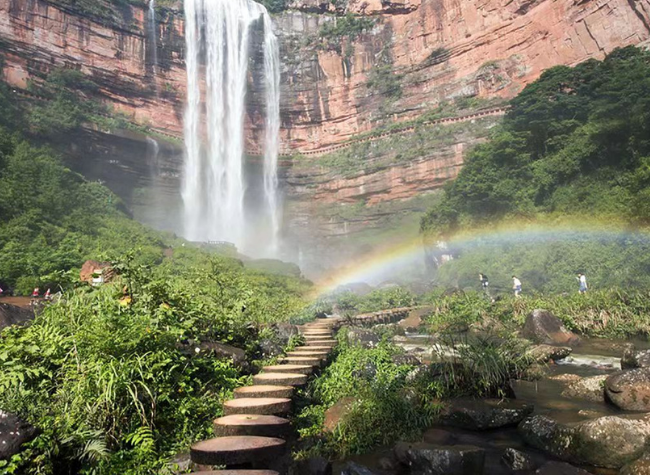 Visual Chongqing | The Waterfall