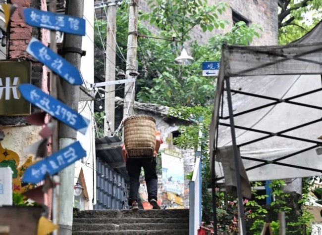 Ma'an Hill: Old Neighborhood Keeps up with the Times