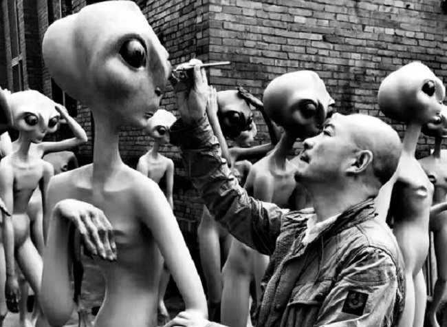 Chongqing Artist Fu Yuxiang Unveils the Creation Story of His Sculpture