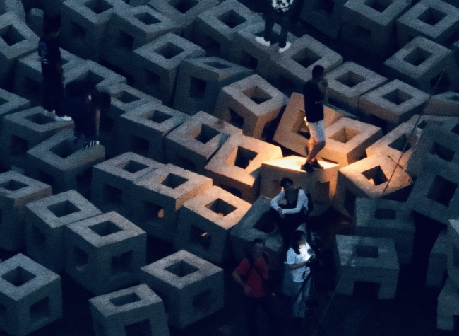 Huge Stonehenge in the Yangtze River Goes Viral in Chongqing