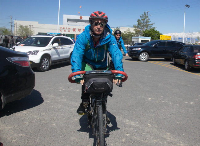 Witness of China's Rapid Change from An Australian Cyclist | Insights
