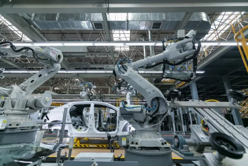 Changan Automobile's factory is racing to produce cars.