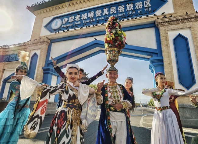 Livelihoods of China's Ethnic Groups Improved