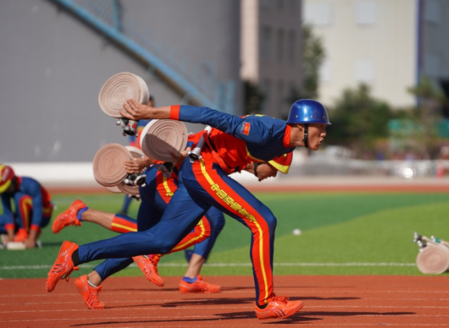 Chongqing Firefighter Wins Glory in World Fire and Rescue Championship