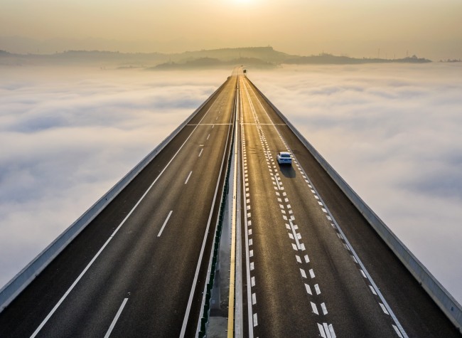Visual Chongqing | Highway Amid the Cloudy Sea