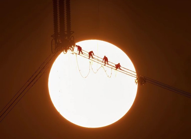 Visual Chongqing | Sky Dancer