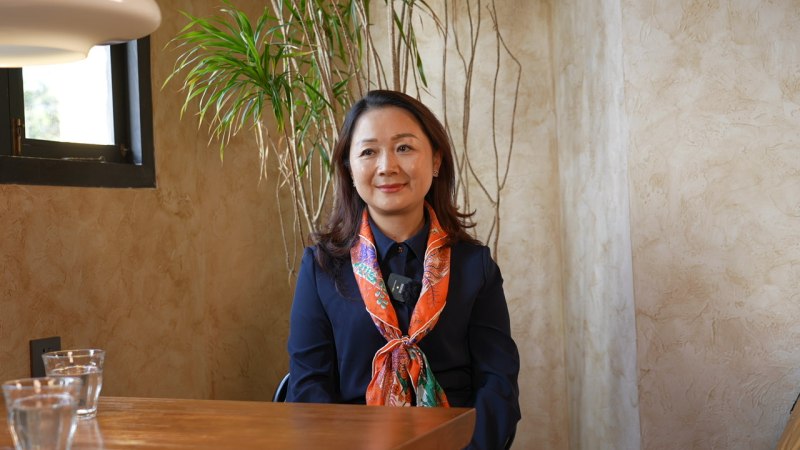 Li Jiajing, director of the Yuzhong Commission of Culture and Tourism Development in Chongqing, is interviewed by iChongqing (Photo/ Ao Peng)
