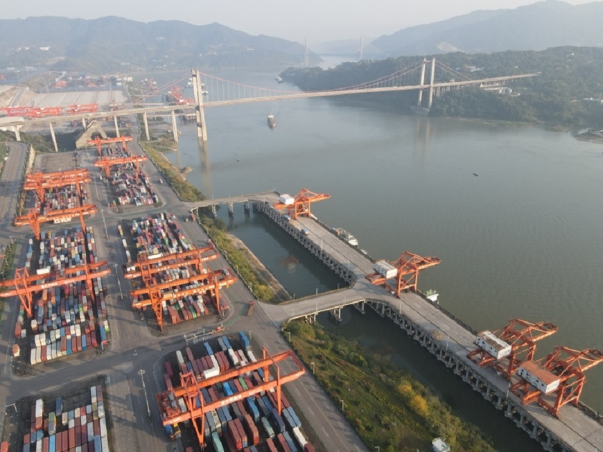 Guoyuan Port is becoming the center of Chongqing's inland international logistics hub.