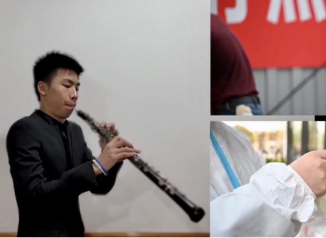 16-Year-Old Student Plays His Oboe to Uplift Chongqing People