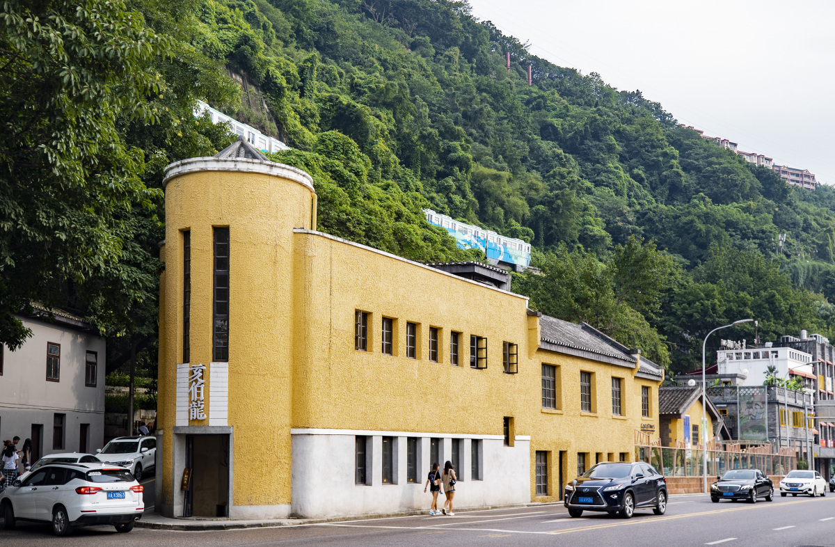 “Little Yellow Building” on Three-storey Road (Photo/Wang Huan)
