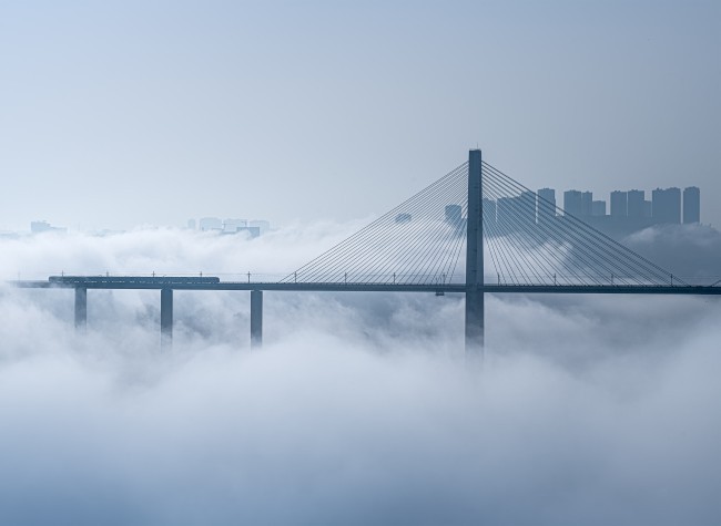 Visual Chongqing | The Flying Rail Train