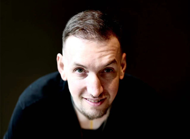 'Amos the Amazing' Blends Chongqing Solarpunk Sci-Fi with High Fantasy, Says Canadian Writer