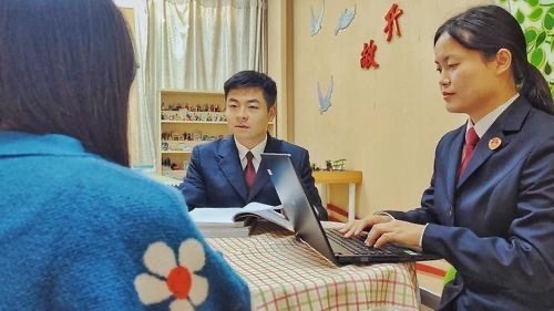Chongqing Uses Over 300 Legal Robots to Serve Communities