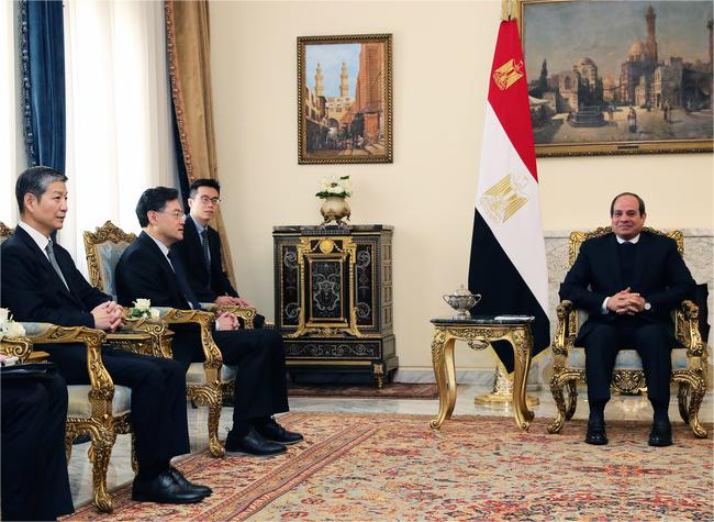 Chinese FM Calls for Respect for Mideast Countries' Sovereignty, Territorial Integrity