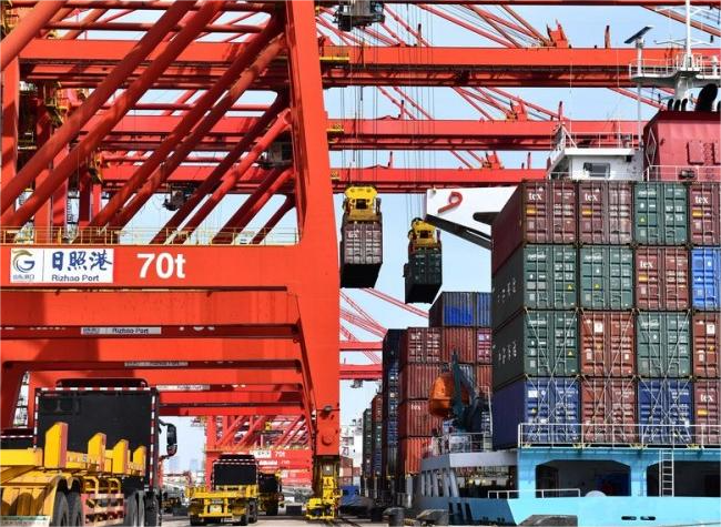 Protectionism Weakens US Trade, Experts Say