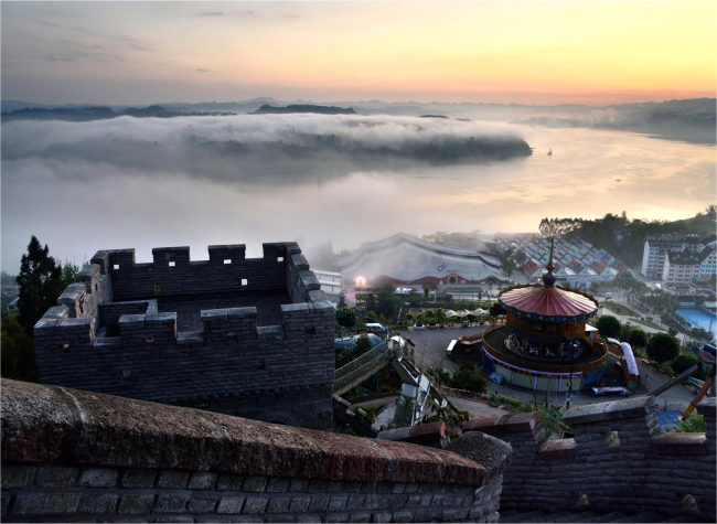 Radiation Fog Scene Appeared in SW China's Chongqing, an Ecological City
