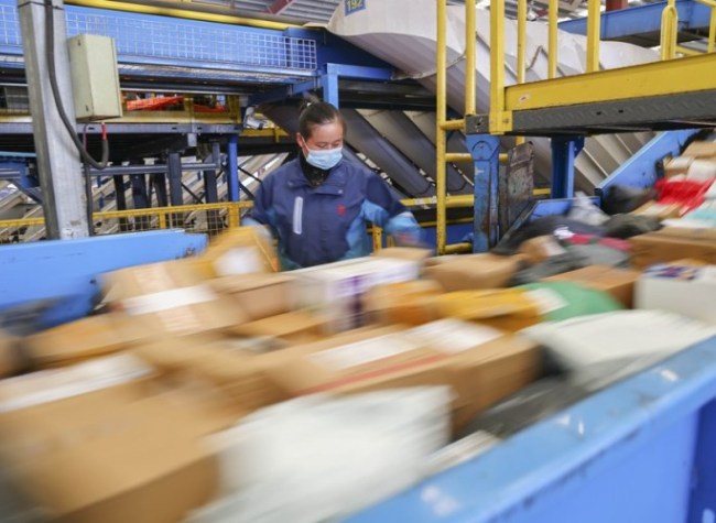 China Handles over 2.13 Bln Parcels during New Year Holiday