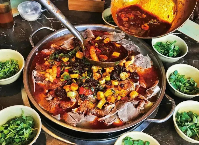 Special Delicacies Make Chongqing's Winter Merrier