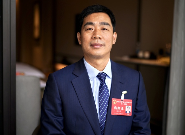 Leading Enterprises to Explore New Overseas Markets | NPC Chongqing Deputy