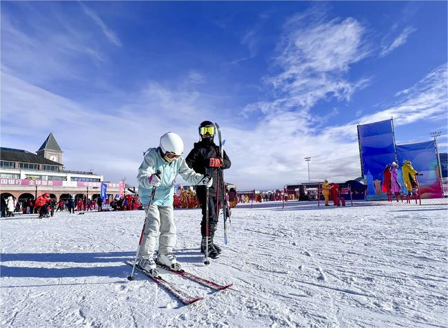 Winter Sports Boom Brings Brighter Future for Xinjiang Residents