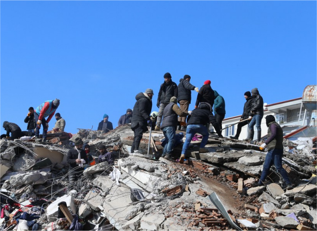 Quake Death Toll Surpasses 15,000 in Türkiye, Syria