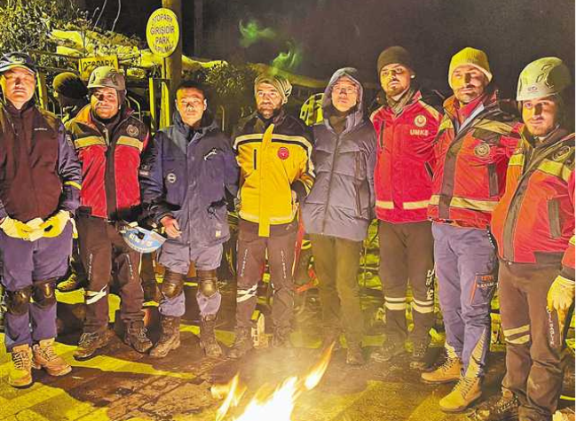 Chinese Student Helps Rescue Efforts in Türkiye as Translator