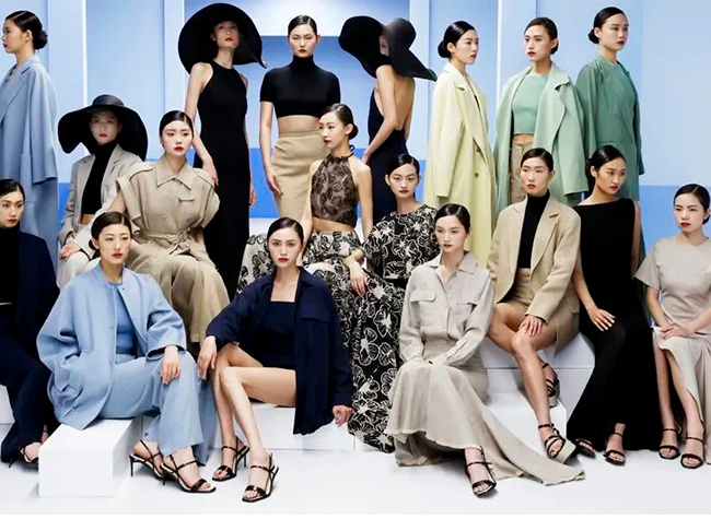 Fashion Show Blending Tradition and Modernity Held in Chongqing